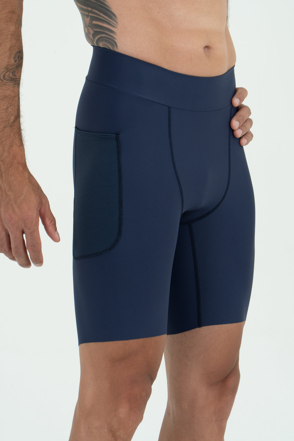 10647